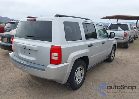 2008 Jeep Patriot Sport z USA, uszkodzony, nr VIN 1J8FF28W98D577605